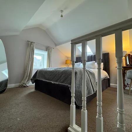 Abbey View Coach House 펜션 *