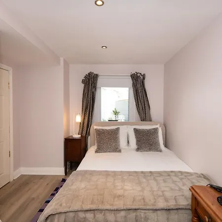 Abbey View Coach House *