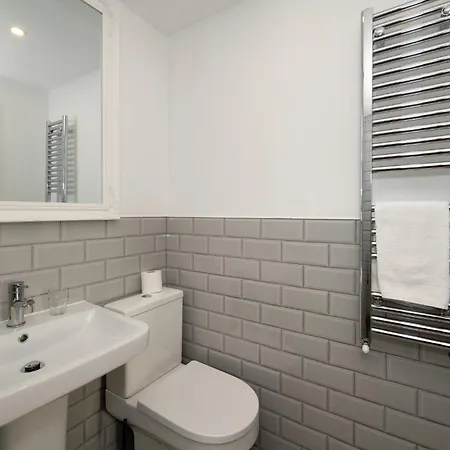 Abbey View Coach House 펜션