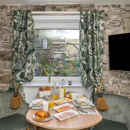 Abbey View Coach House 욜