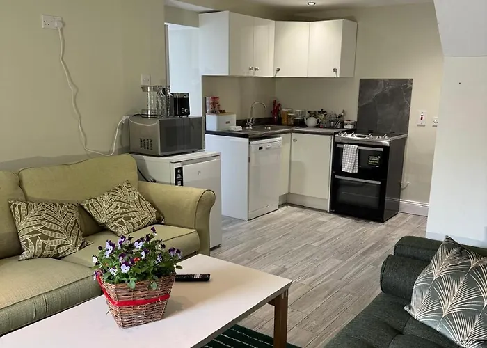 Abbey View Coach House * Йол